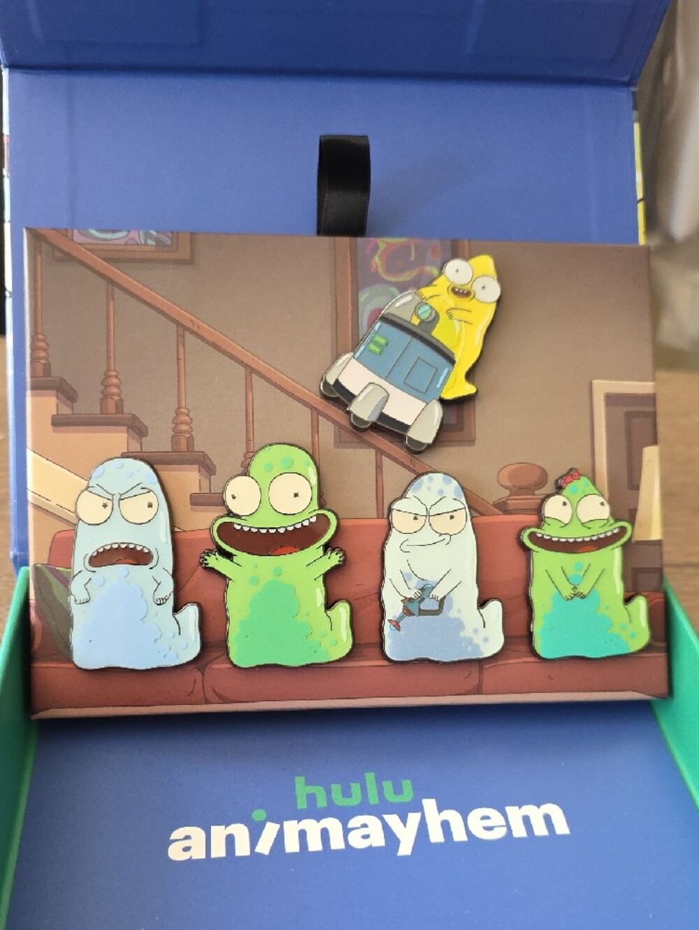 Hulu Solar Opposites The Final Season Collector Box - Blue & Green
